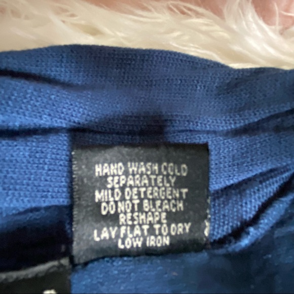 Beautiful Blue Short-Sleeve Sweater Made by B Moss Size XL - Picture 5 of 6